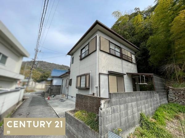 海南市日方　中古戸建の前面道路含む現地写真