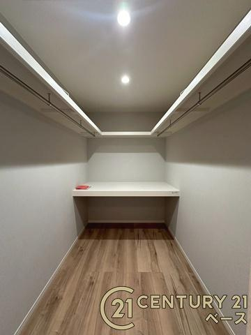 大和郡山市九条町　一戸建の収納|■現地撮影写真■冬物のコートや季節のものなどたくさんしまえる広さ！
