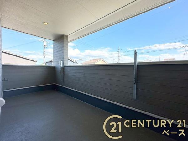 大和郡山市九条町　一戸建のバルコニー|■現地撮影写真■開放感あふれる日当たりのよいバルコニー！洗濯物もよく乾きます！