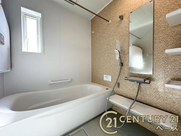 大和郡山市九条町　一戸建の浴室|■現地撮影写真■浴室暖房乾燥機が付いており、雨の日でも洗濯物が乾かせます！