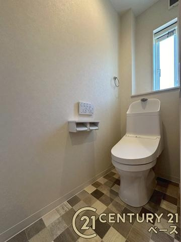 大和郡山市九条町　一戸建のトイレ|■現地撮影写真■１・２階ともに清潔感ある綺麗なお手洗を完備！