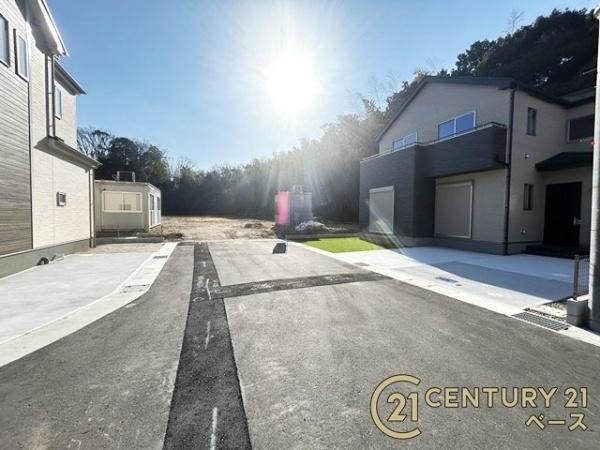 生駒市萩の台 Ｆ号地 ／新築一戸建の前面道路含む現地写真|■現地撮影写真■落ち着いた雰囲気の場所です！