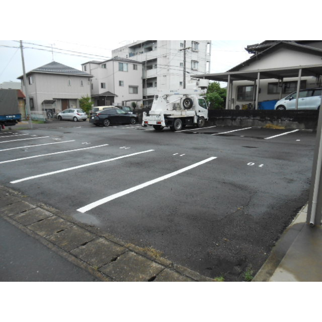 岐阜市清本町８丁目の駐車場の駐車場
