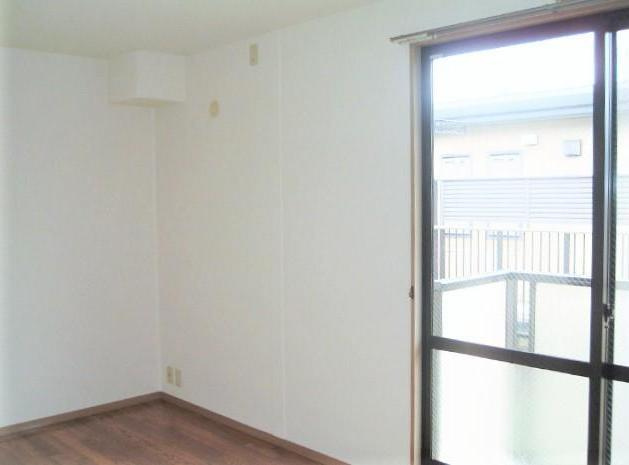 ジョカーレ千葉の居間・リビング|洋室