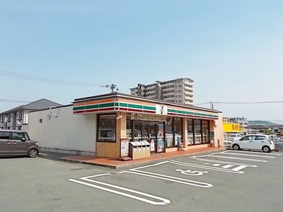 【周辺】 | アメニティライフ鶴 | セブンイレブン　鶴羽田店まで1100m