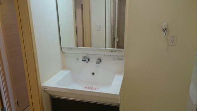 リヴェール栄谷の洗面所