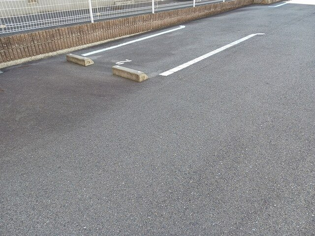 ニューファームの駐車場