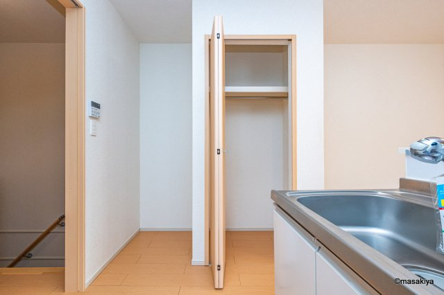 ガーデンハウス朝日山　Fの収納