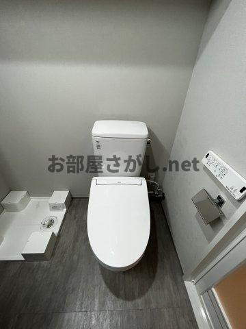 アピチェ南千住A棟のトイレ|落ち着いた色調のトイレです