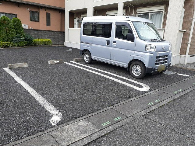 シャトーグリーンⅡの駐車場