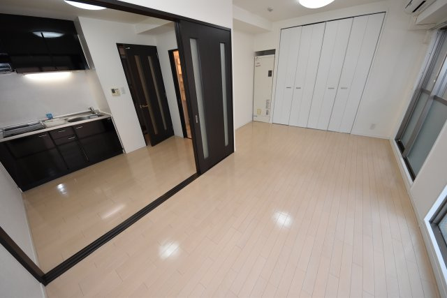 ウィルドゥ堺筋本町の寝室