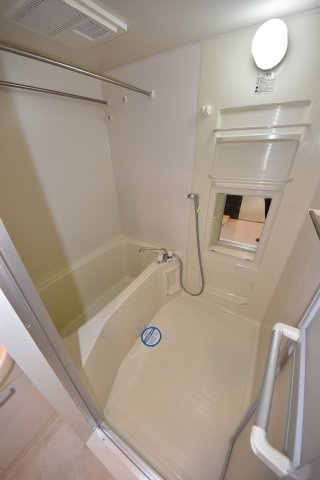 ウィルドゥ堺筋本町の浴室