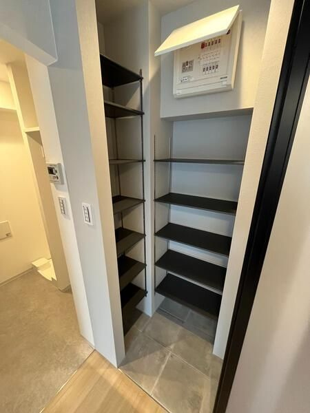 リテラス押上の玄関