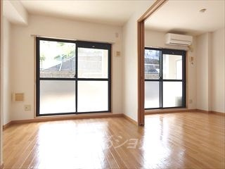 広島市安佐北区深川６丁目の賃貸マンションの居間・リビング|エアコン付き