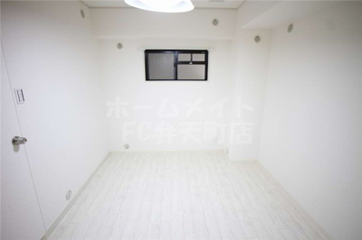 【洋室】 | サンファミリー港晴 | 使い勝手のいい洋室です