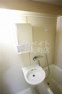 【洗面所】 | サンファミリー港晴 | コンパクトで使いやすい洗面所