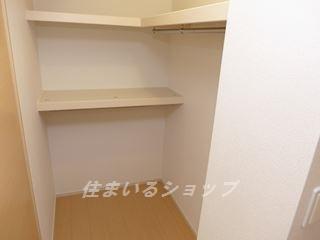 広島市安佐北区上深川町のアパートの収納|ウォークインクローゼット