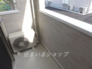 広島市安佐北区上深川町のアパートのバルコニー