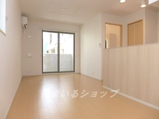 広島市安佐北区上深川町のアパートの居間・リビング