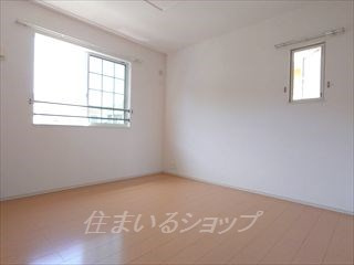 広島市安佐北区亀山７丁目のアパートの寝室