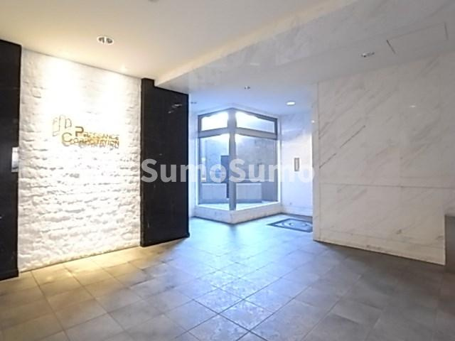 プレサンス三宮東アルバーナのロビー