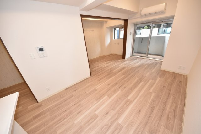 プレサンス阿波座駅前の居間・リビング