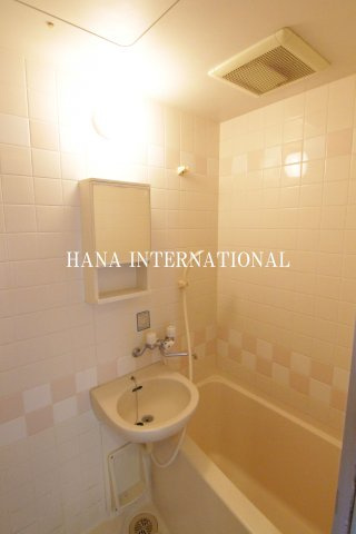 ジャネットビルの浴室