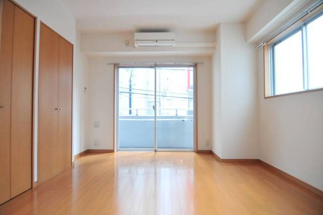 橘ビルの居間・リビング