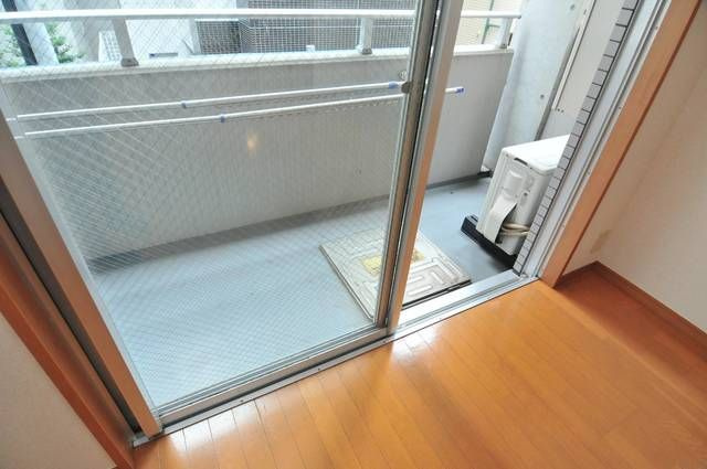 橘ビルのバルコニー