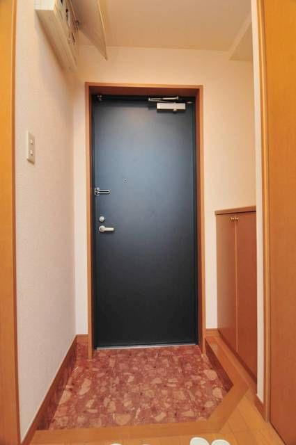橘ビルの玄関
