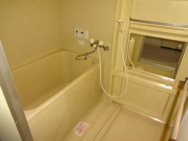 フィールド裕B棟の浴室|参考写真です。現況優先。