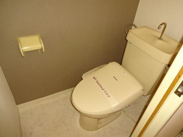 フィールド裕B棟の洗面所|参考写真です。現況優先。