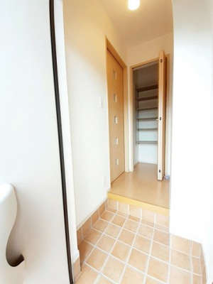 【玄関】 | グリーンヒル朝霧 | 落ち着いた玄関です