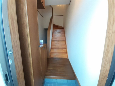 【玄関】 | ヴァンヴェールＡ | 収納もある玄関です