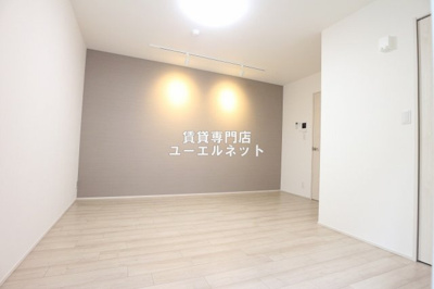 【寝室】 | フジパレス庄内西町 | 明るく開放感のある居室で、自分だけのくつろぎ空間を。