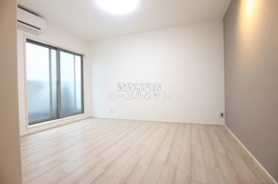 【居間・リビング】 | フジパレス庄内西町 | ゆったりとくつろげる、落ち着きのある居室空間です