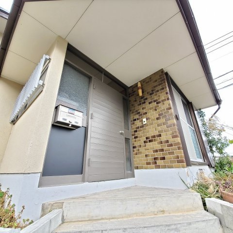 仁田貸家のエントランス