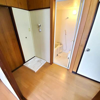 仁田貸家の洗面所