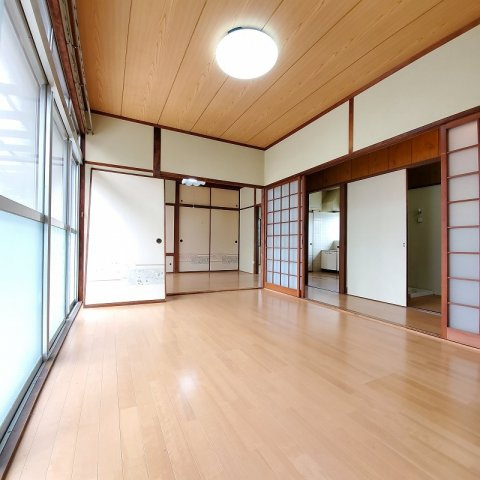 仁田貸家の居間・リビング