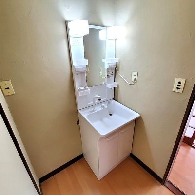 仁田貸家の独立洗面台