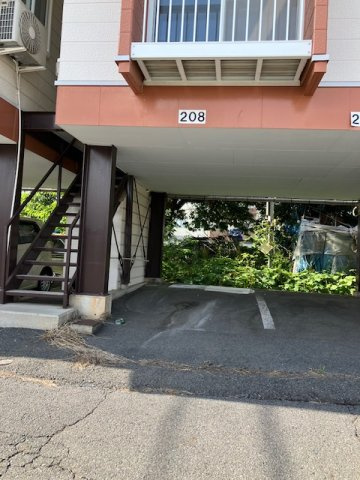 サンローゼ赤坂の駐車場|屋根付き駐車場です！