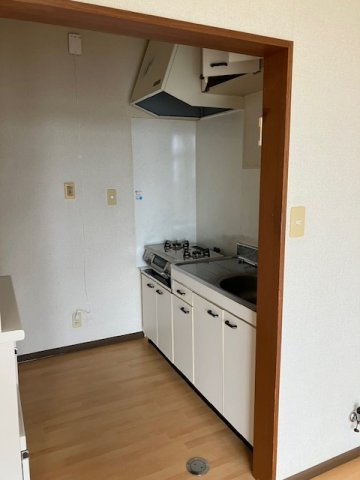 サンローゼ赤坂のキッチン|キッチンです。都市ガス用のガスコンロをご用意ください