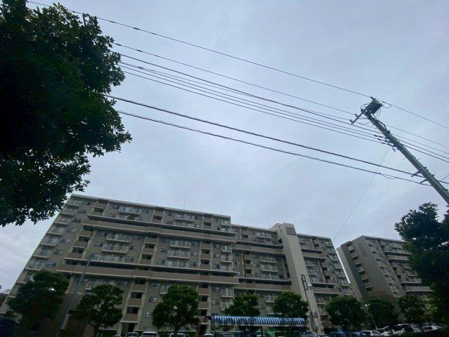 市川グリーンハイツB棟の外観