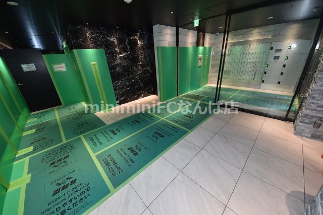 エスレジデンス西長堀のエントランス