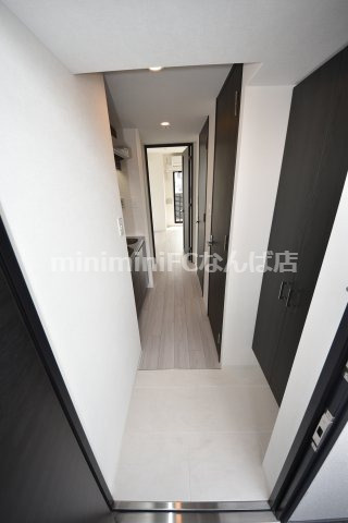 エスレジデンス西長堀の玄関