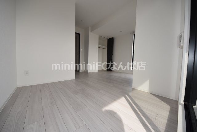 エスレジデンス西長堀の洋室