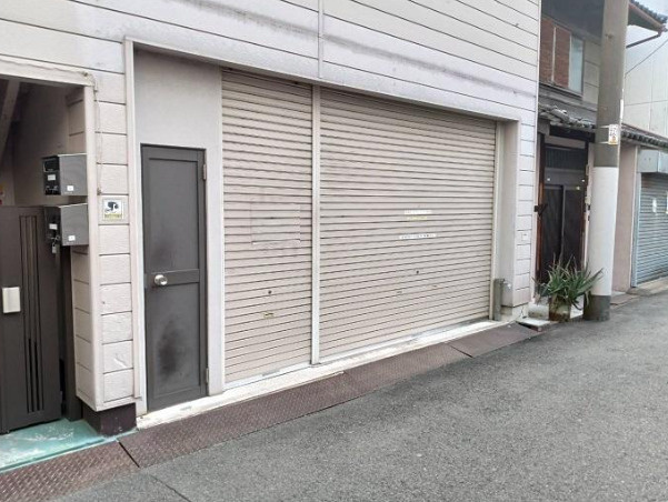 大阪市城東区今福西１丁目の店舗一部の外観