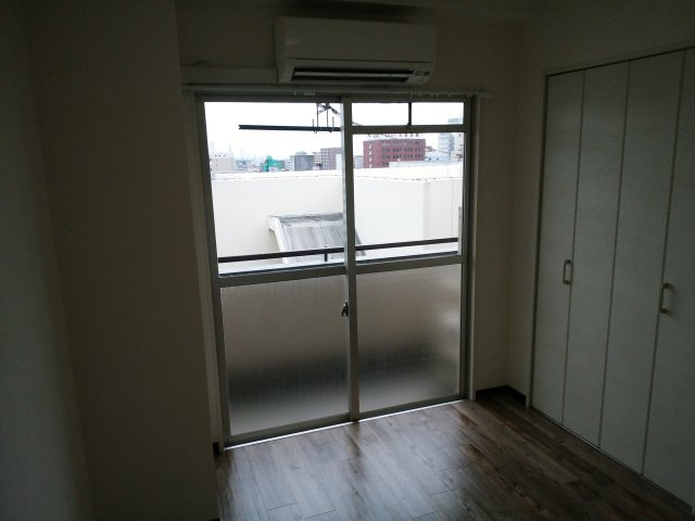 ひがしレジデンスの洋室