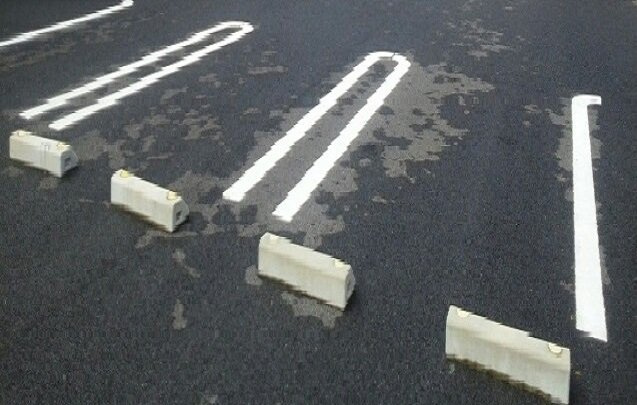 カシリ・エスポワールの駐車場