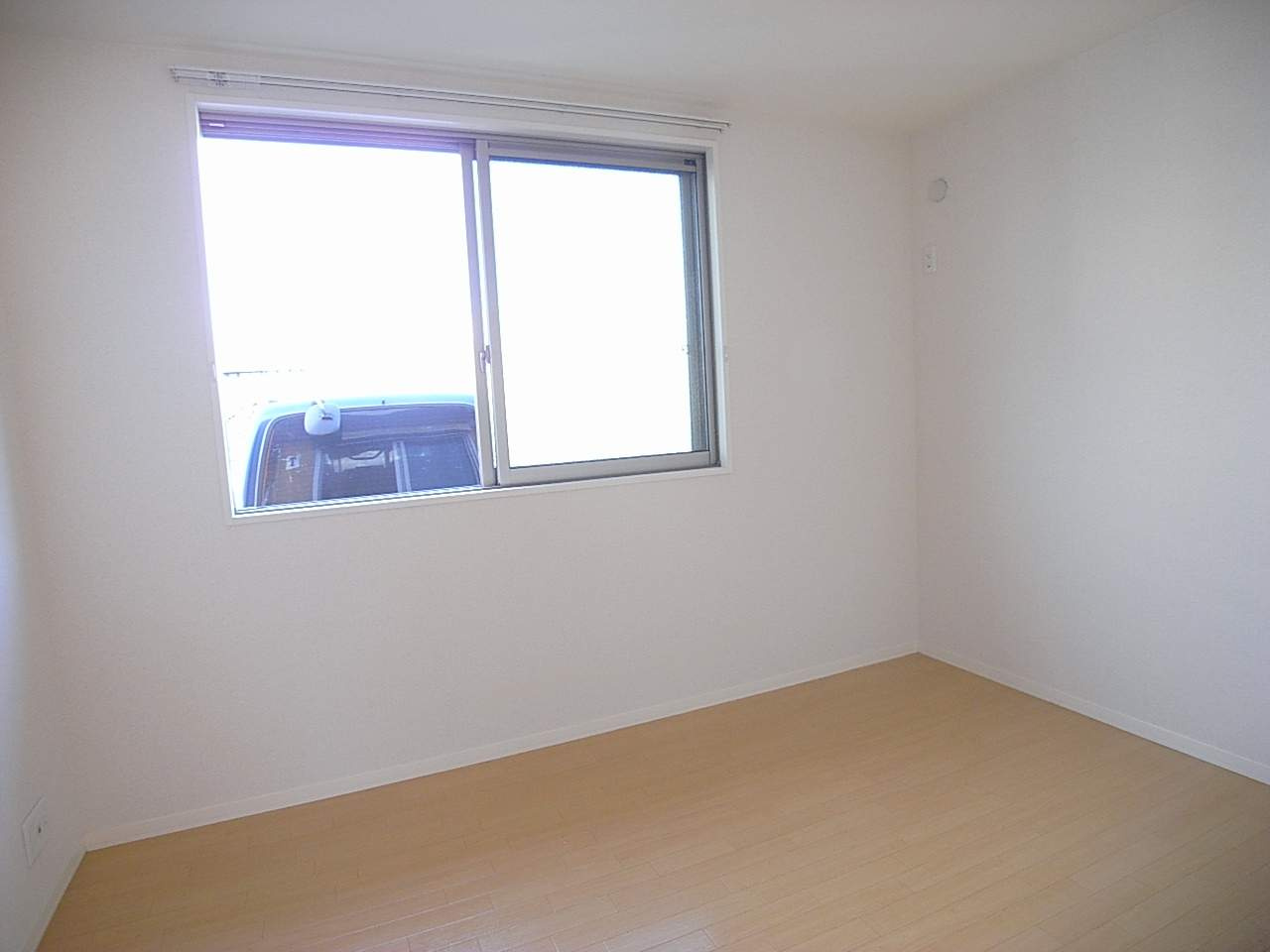 ウイングタウンの洋室|北側5.3帖洋室